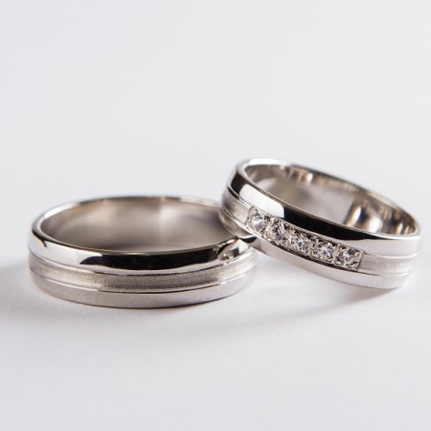 Snubní prsteny s drážkami