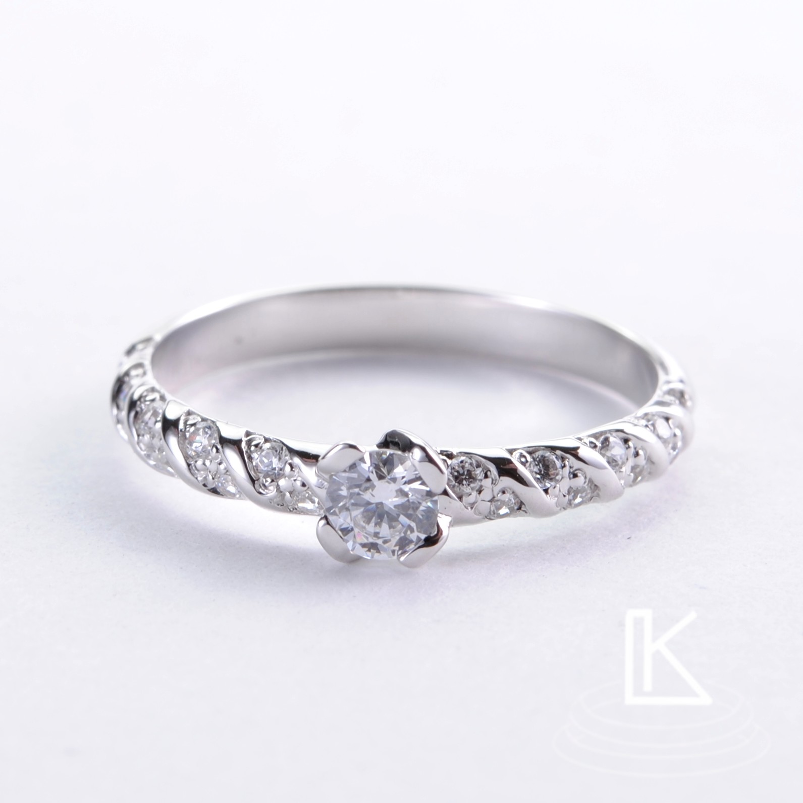 Zásnubní prsten č. 36 s diamanty